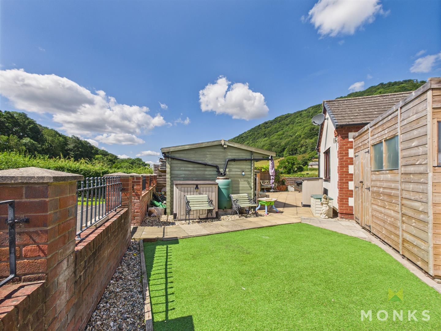 13 Golfa Close, Welshpool, SY21 8EZ For Sale